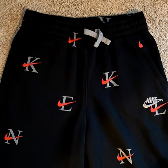 Nike Black and Orange Swoosh Logo Jogger Sweat Shorts Youth Sz XL - Picture 3 of 11